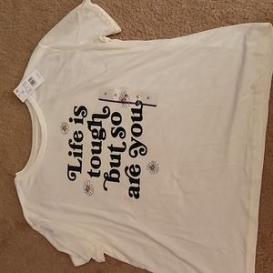 Brand new! Tee-shirt with quote and daisy's